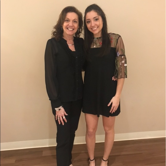 Meet your Posher, Julie - Picture 2 of 2